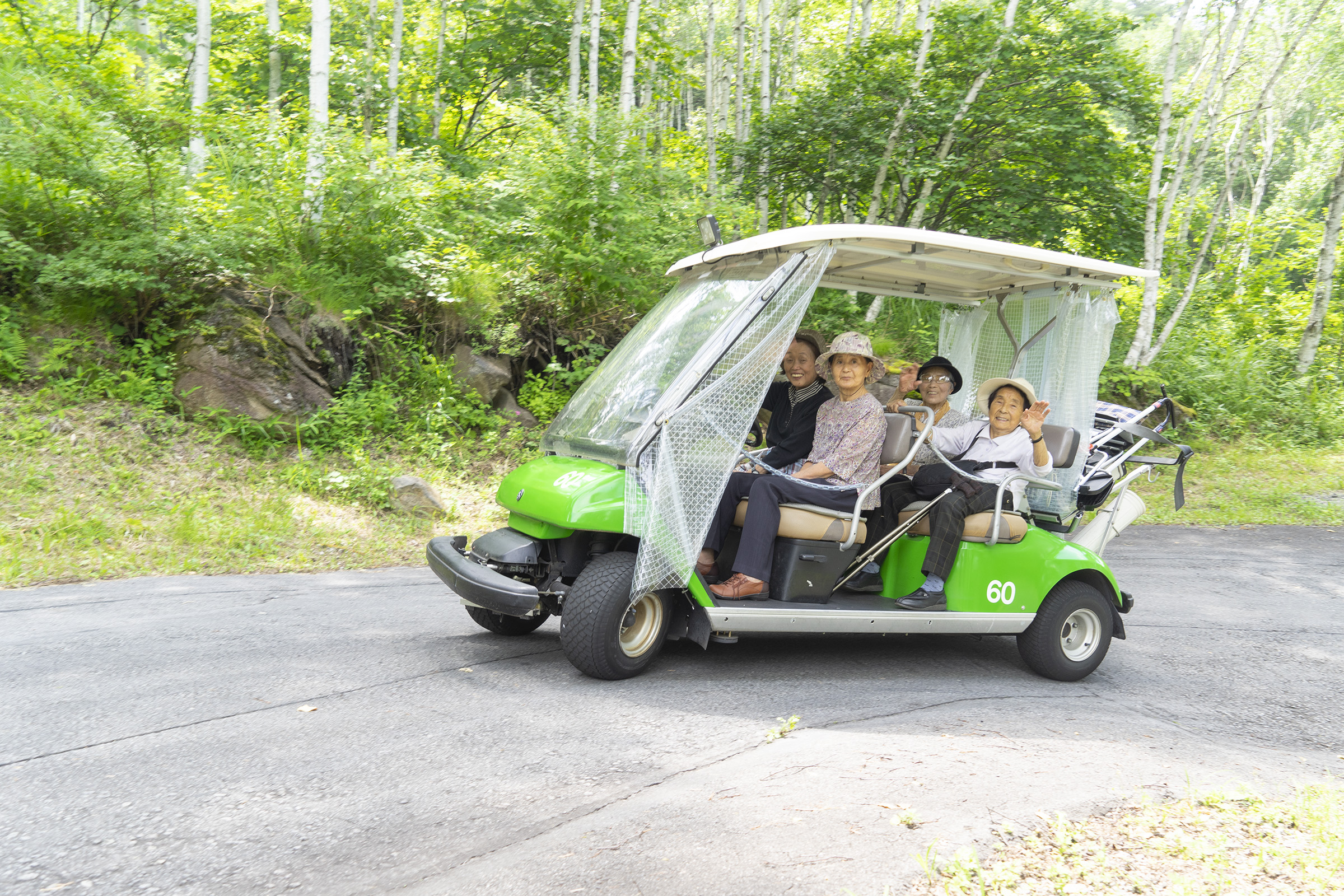 カートに乗っている様子