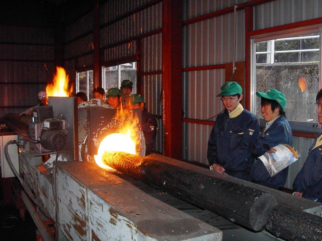 焼き丸太の製作実習