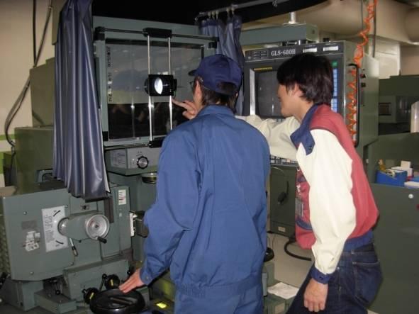 プロファイルグラインダー実習の様子