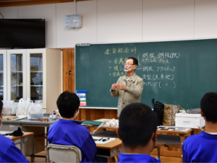 レリーフ制作の画像です