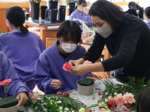 フラワーアレンジメントの画像です