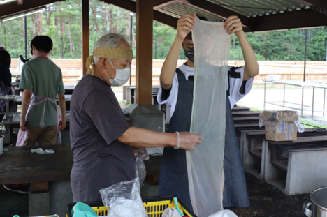 藍染め工程の様子3