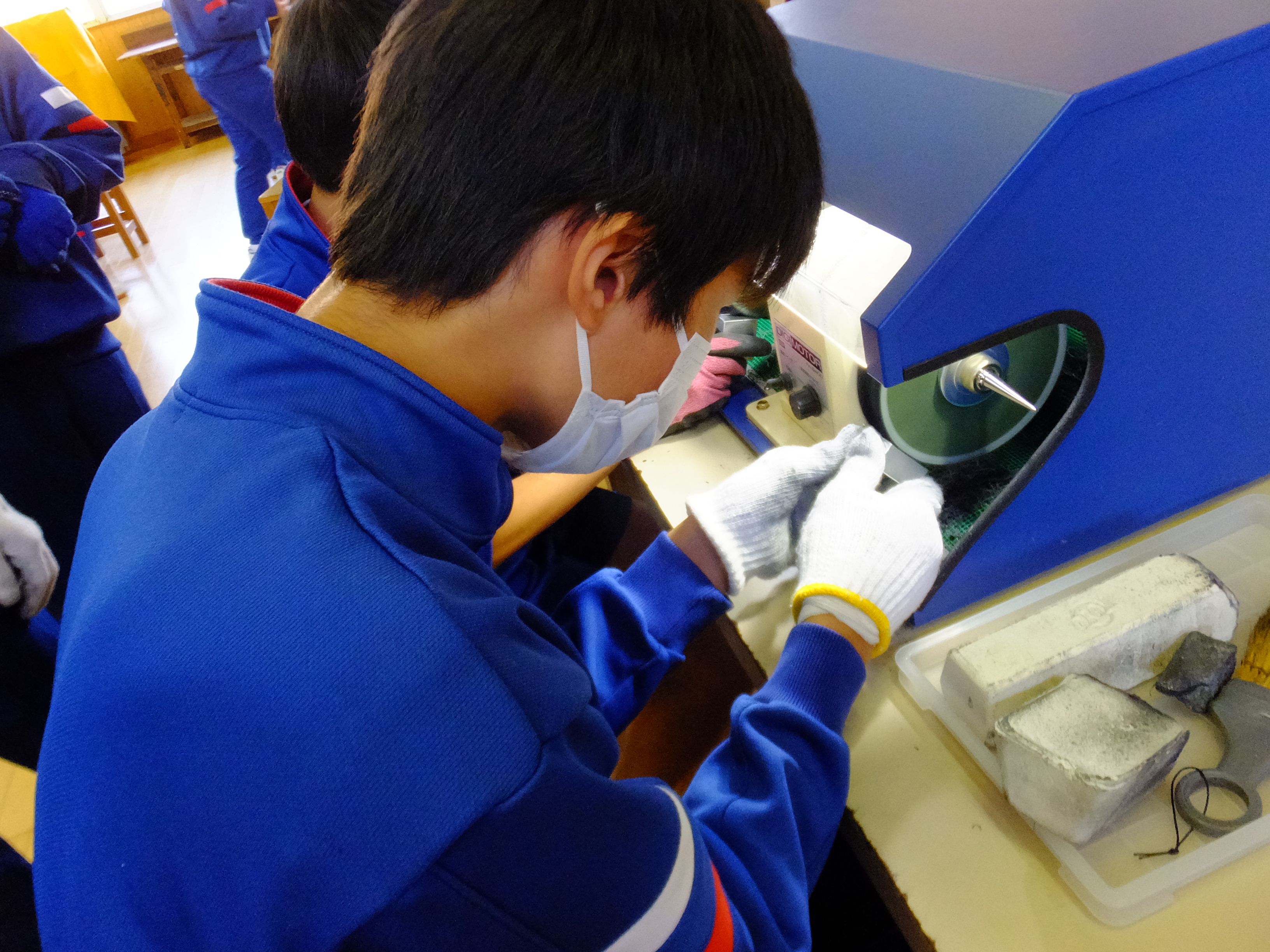 バフ研磨体験の様子2